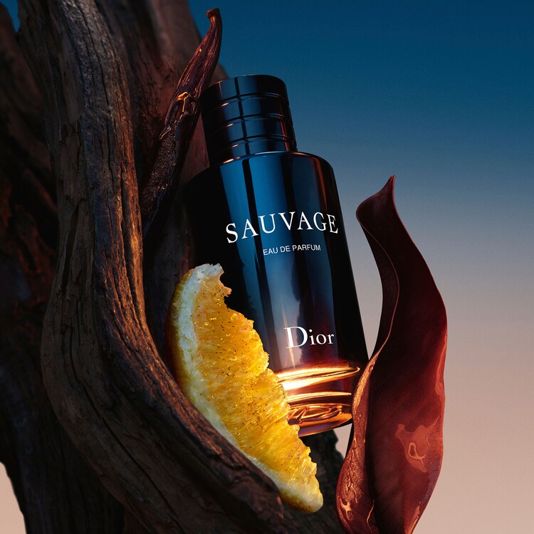 Sauvage - Eau de parfum pour homme notes épicées et d'absolu vanille